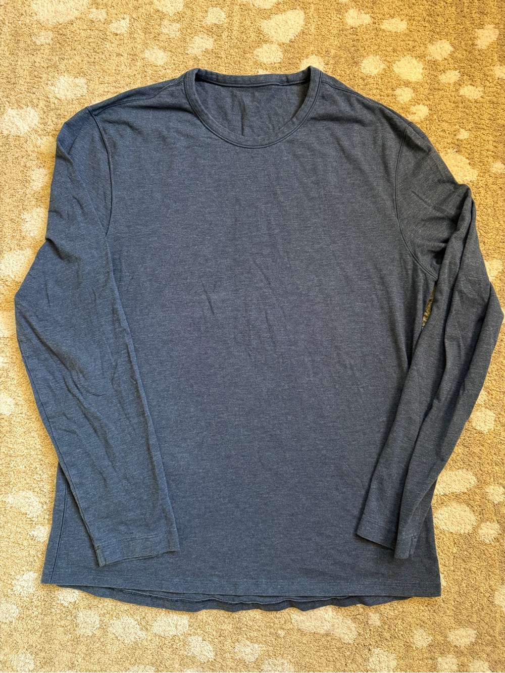Men’s Lululemon long sleeve T-shirt S/M